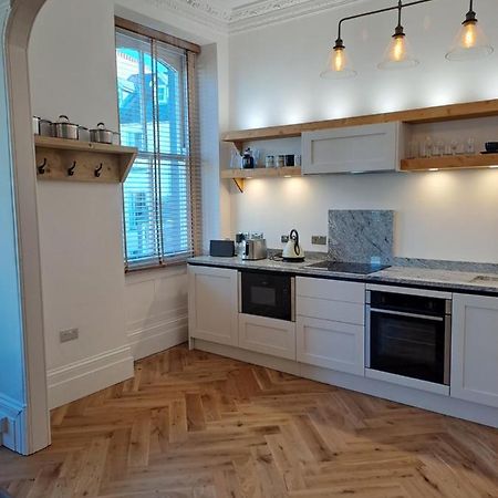 Spinnaker - Self Catering Apartment, Tenby Luaran gambar