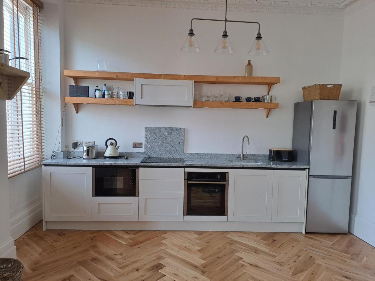 Spinnaker - Self Catering Apartment, Tenby Luaran gambar