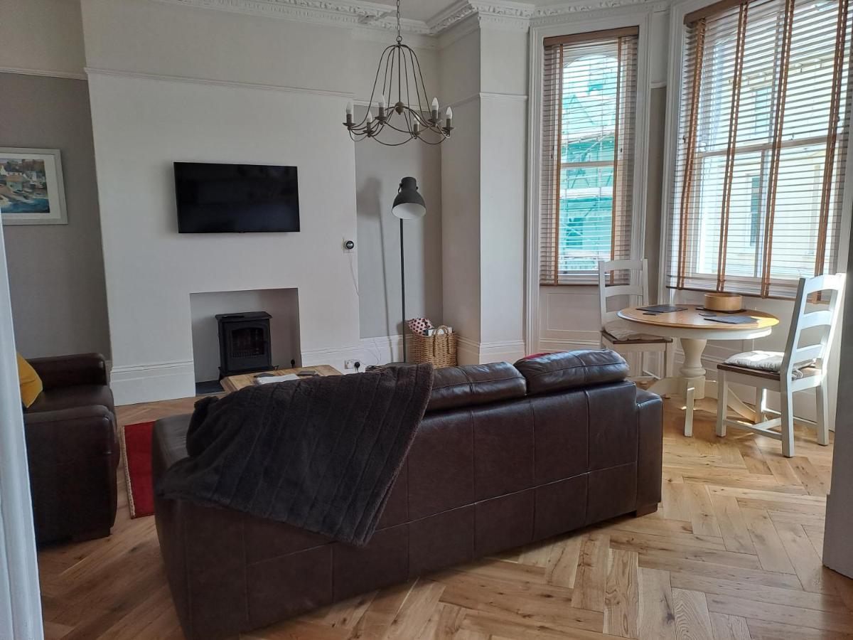 Spinnaker - Self Catering Apartment, Tenby Luaran gambar